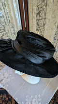 Vintage 1900s Edwardian Art Deco Black Velvet Silk Wide Brim Hat Floral Applique
